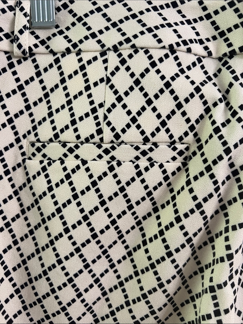 Banana Republic Cream Pants with Black Lattice Print - Picture 5 of 5